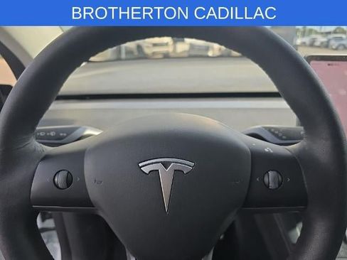 Used 2022 Tesla Model Y Performance AWD/4WD image 12