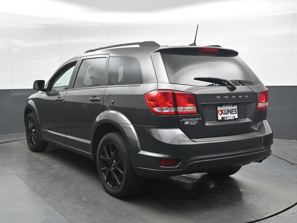 Used 2019 Dodge Journey SE w/ Connectivity Group FWD image 11