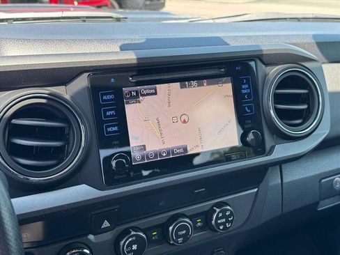 Used 2019 Toyota Tacoma TRD Sport AWD/4WD image 29