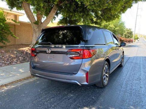 Used 2025 Honda Odyssey EX-L image 4
