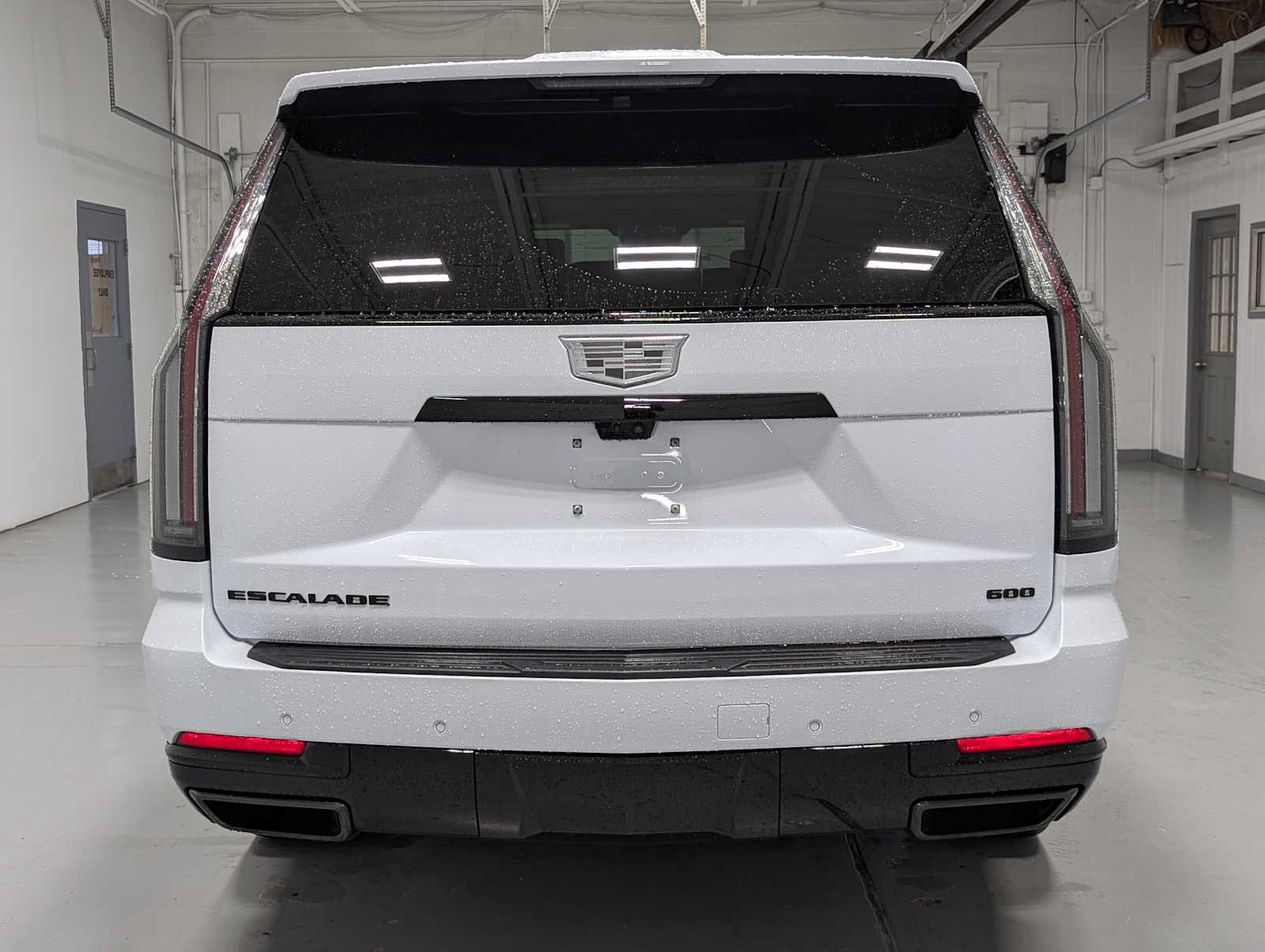Certified 2026 Cadillac Escalade ESV Platinum Sport w/ LPO, ONYX Package AWD/4WD image 10
