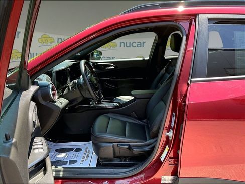 Used 2024 Chevrolet Trax RS FWD image 9