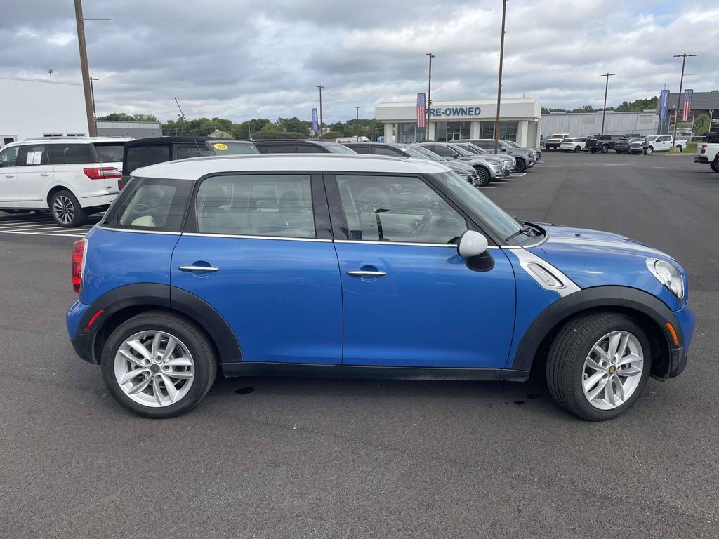 Used 2013 MINI Cooper Countryman FWD image 2