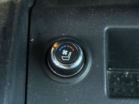 Used 2021 Nissan Titan PRO-4X w/ Pro-4x Convenience Package AWD/4WD image 22