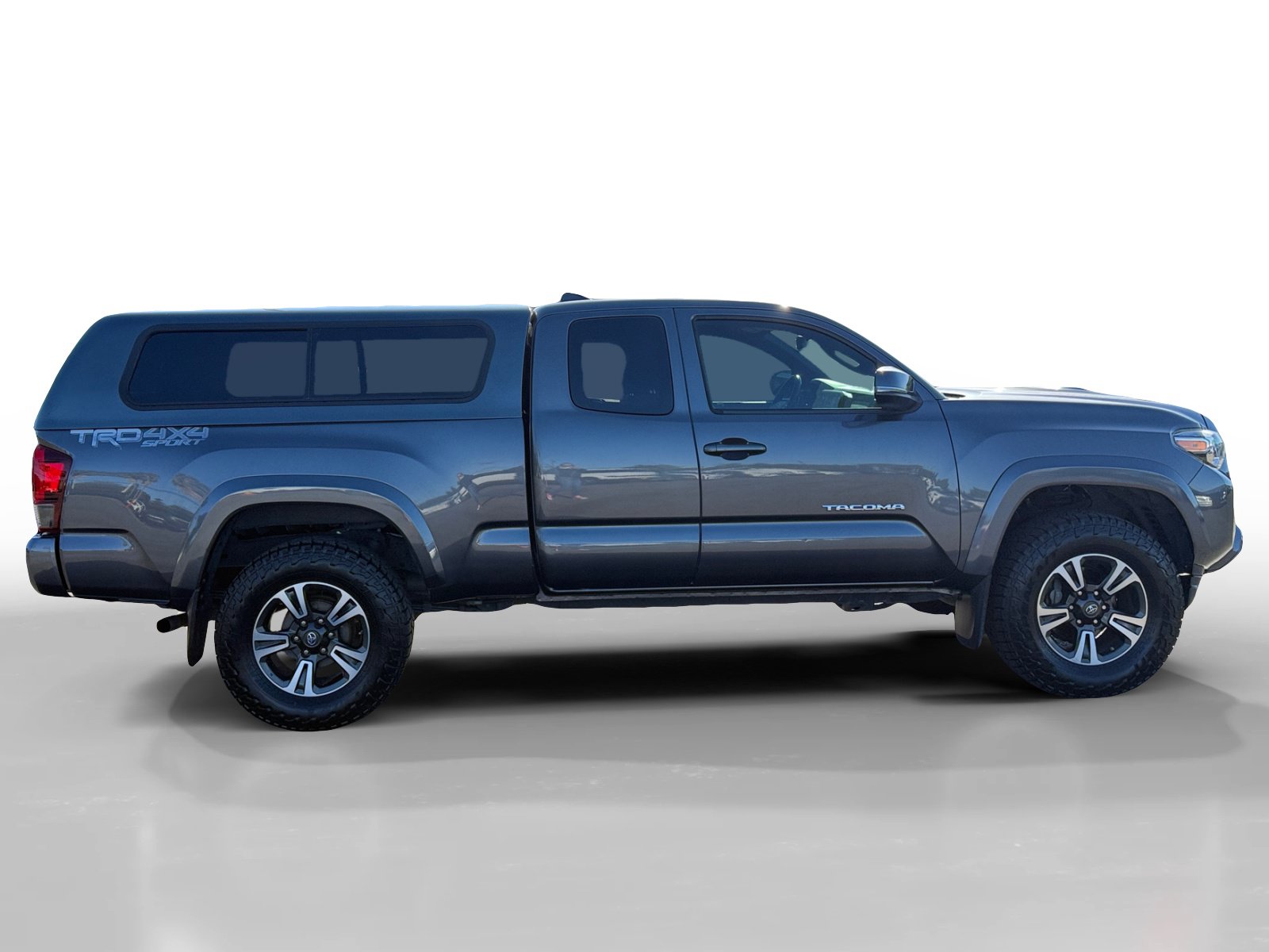 Used 2018 Toyota Tacoma TRD Sport AWD/4WD image 6