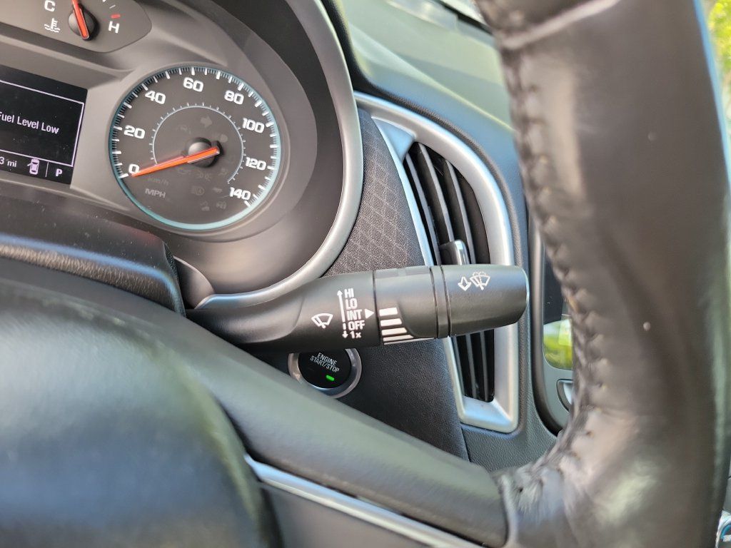 Used 2022 Chevrolet Malibu RS FWD image 30