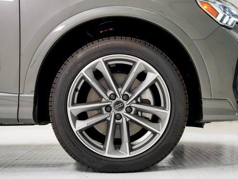 Certified 2025 Audi Q3 2.0T Premium AWD/4WD image 31