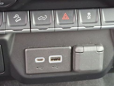 Certified 2022 GMC Sierra 1500 SLE w/ X31 Off-Road Package image 25