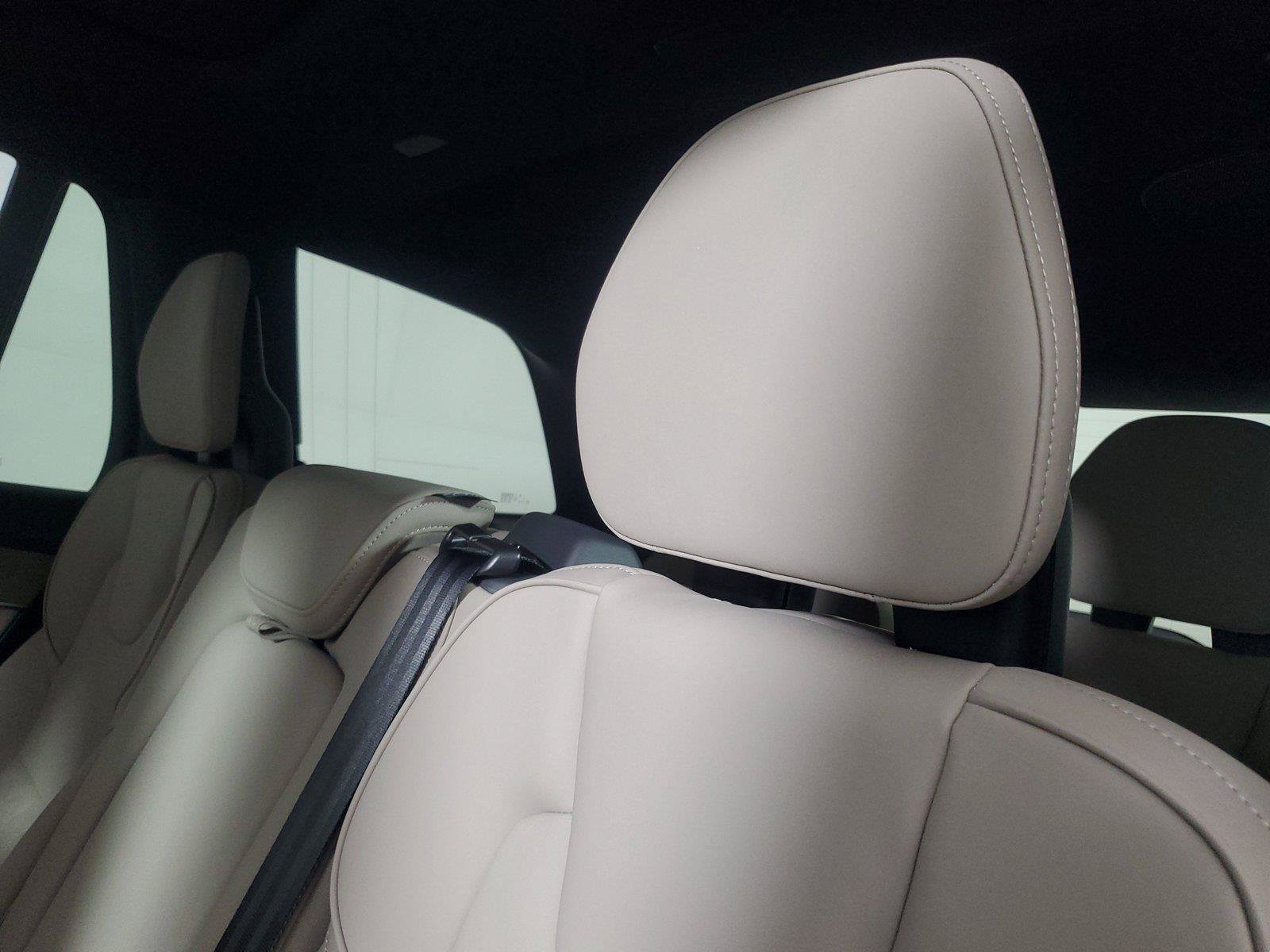 Certified 2026 Volvo XC90 B6 Plus w/ Protection Package Premier AWD/4WD image 14