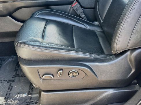 Used 2025 GMC Yukon Denali RWD image 20