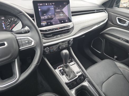 Used 2022 Jeep Compass Latitude image 22