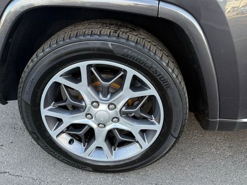 Used 2019 Jeep Grand Cherokee Overland image 14