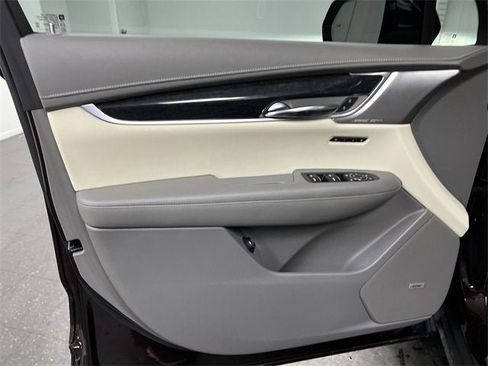 Used 2021 Cadillac XT6 Premium Luxury image 23