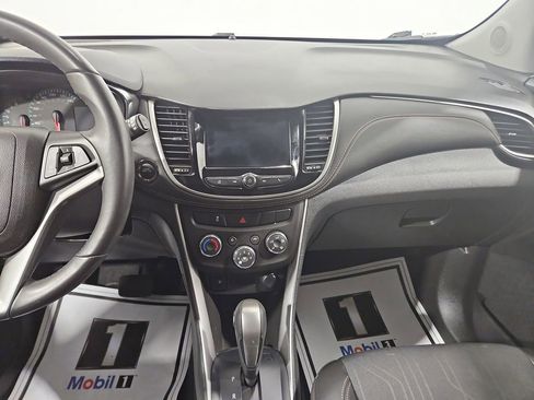 Used 2022 Chevrolet Trax LT w/ Driver Confidence Package AWD/4WD image 18