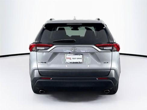 Used 2021 Toyota RAV4 XLE FWD image 9