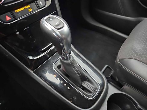 Used 2020 Buick Encore Preferred image 31