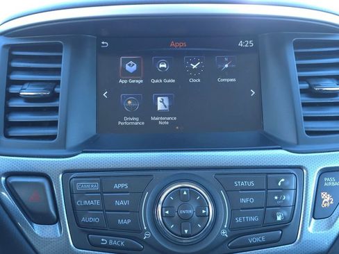 Used 2020 Nissan Pathfinder SL AWD/4WD image 32