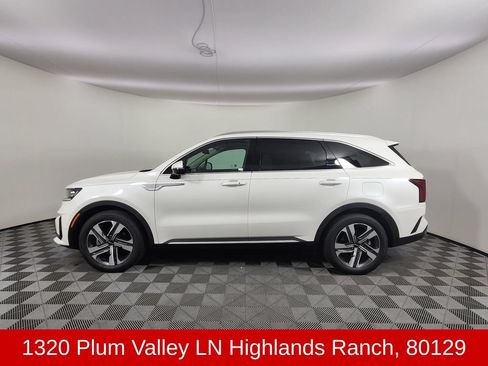 Used 2023 Kia Sorento SX Prestige AWD/4WD image 2