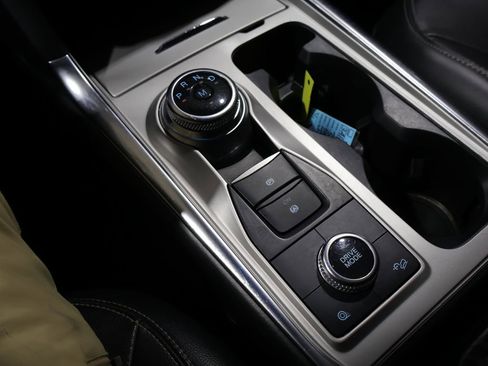 Used 2021 Ford Explorer Limited image 29