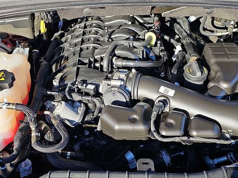 Used 2023 Jeep Grand Cherokee L Laredo image 30