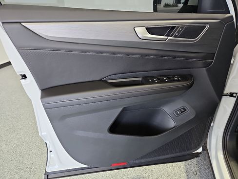 New 2026 Volkswagen Atlas Cross Sport SE FWD image 16