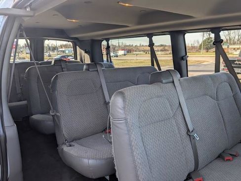 Used 2018 Chevrolet Express 3500 LT w/ LT Preferred Equipment Group image 16