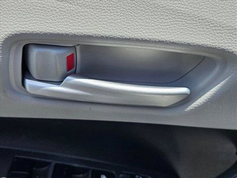 Used 2021 Toyota Corolla LE FWD image 9
