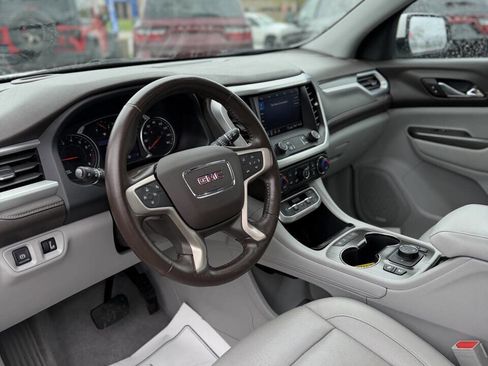 Used 2020 GMC Acadia SLT w/ Premium Package image 9