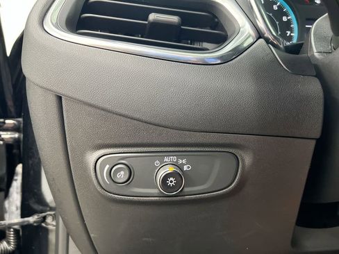 Used 2023 Chevrolet Equinox LS image 21