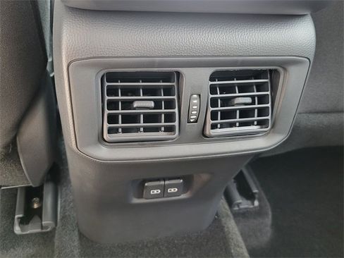 Used 2025 Toyota RAV4 XLE image 33