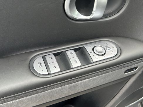 Certified 2022 Hyundai Ioniq 5 Limited w/ Cargo Package image 16