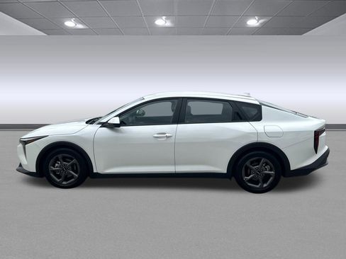 Used 2025 Kia K4 FWD image 6