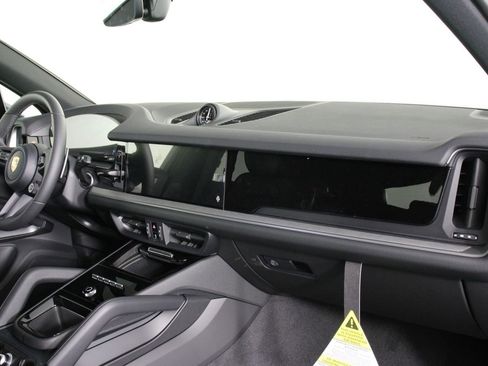 New 2026 Porsche Cayenne E-Hybrid AWD/4WD image 15