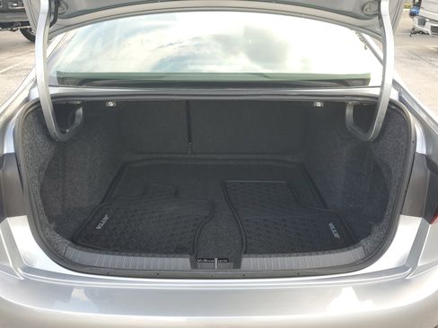 Used 2024 Volkswagen Jetta S image 10