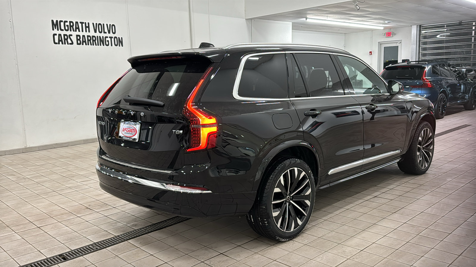 New 2026 Volvo XC90 T8 Plus w/ Protection Package Premier AWD/4WD image 5