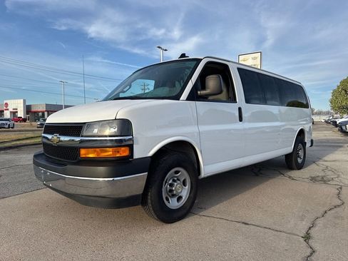 Used 2024 Chevrolet Express 3500 LT w/ LT Preferred Equipment Group RWD image 2