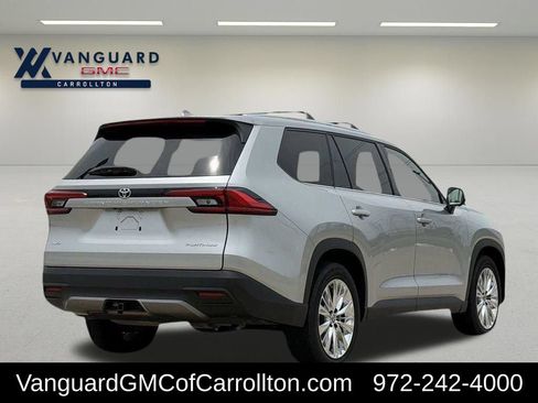 Used 2024 Toyota Grand Highlander AWD image 9