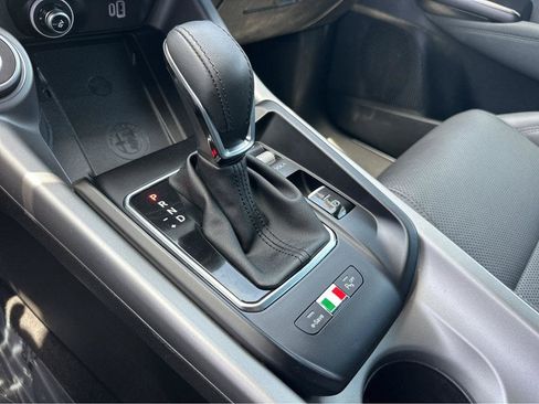 Used 2024 Alfa Romeo Tonale Veloce AWD/4WD image 28