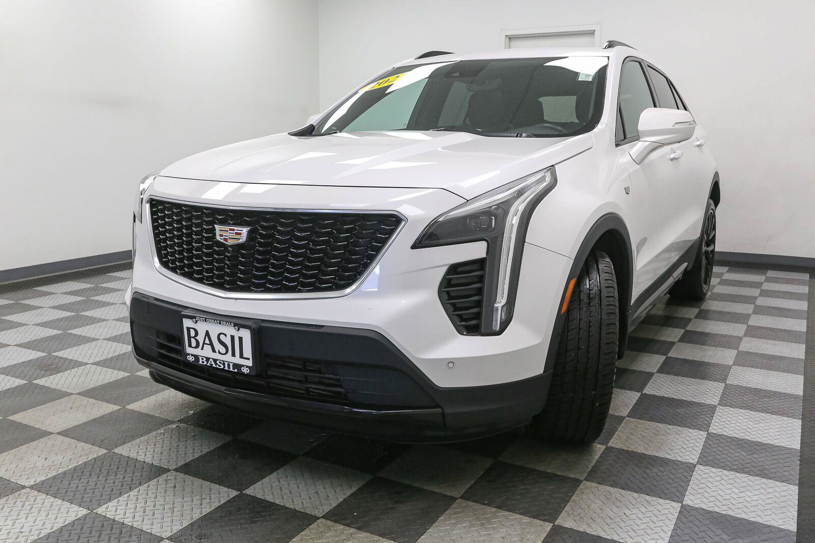 Used 2022 Cadillac XT4 Sport w/ Sun And Sound Package AWD/4WD image 4
