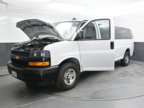 Used 2024 Chevrolet Express 3500 LS RWD image 48