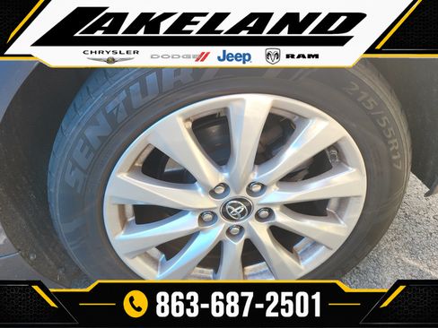 Used 2019 Toyota Camry LE FWD image 8