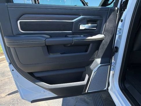 New 2026 RAM 2500 Laramie w/ Night Edition AWD/4WD image 15