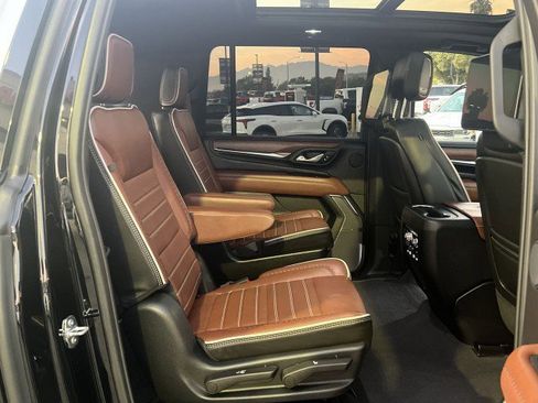 Used 2024 GMC Yukon XL Denali Ultimate image 28