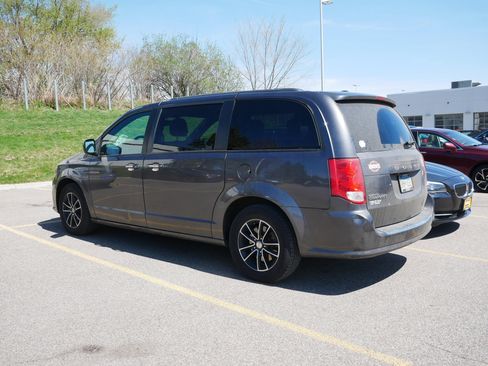Used 2018 Dodge Grand Caravan GT FWD image 4
