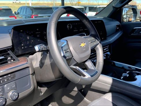 Used 2025 Chevrolet Tahoe LT image 17