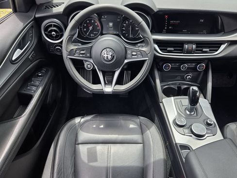 Used 2018 Alfa Romeo Stelvio Sport w/ Quick Order Package 22J Sport AWD/4WD image 13