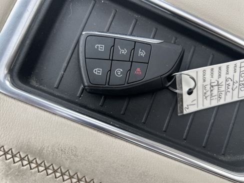 Used 2023 GMC Yukon Denali RWD image 33