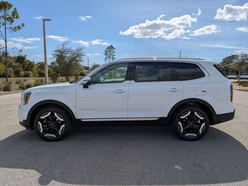 New 2025 Kia Telluride EX w/ EX Captain's Chair Package image 8