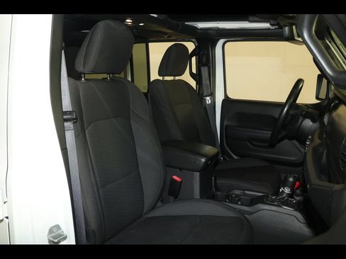 Used 2022 Jeep Wrangler Unlimited Sport w/ Sun And Sound Package AWD/4WD image 27