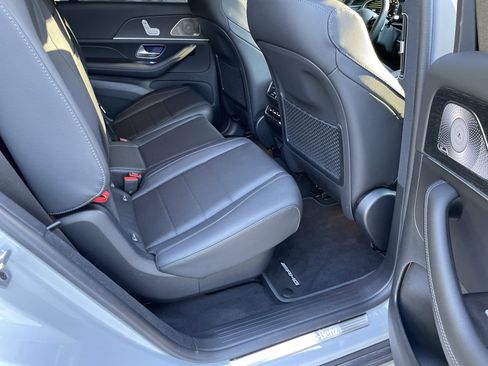 Used 2025 Mercedes-Benz GLS 450 4MATIC image 52